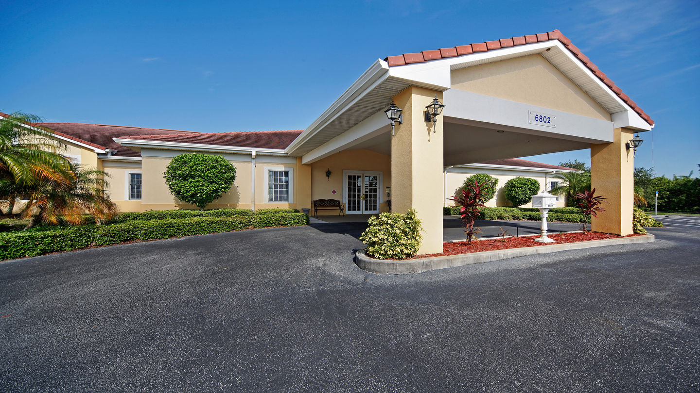 Blount & Curry Funeral Home Oldsmar West Hillsborough Chapel | Funeral