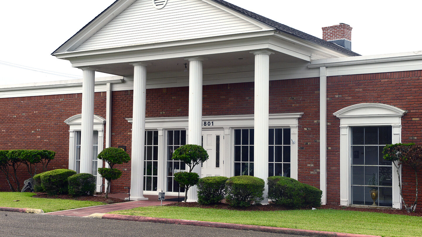 Colonial Funeral Home | Funeral & Cremation