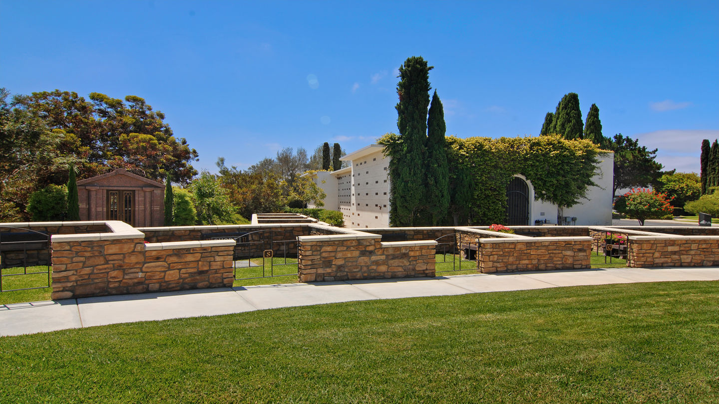Estate area at El Camino Memorial Park