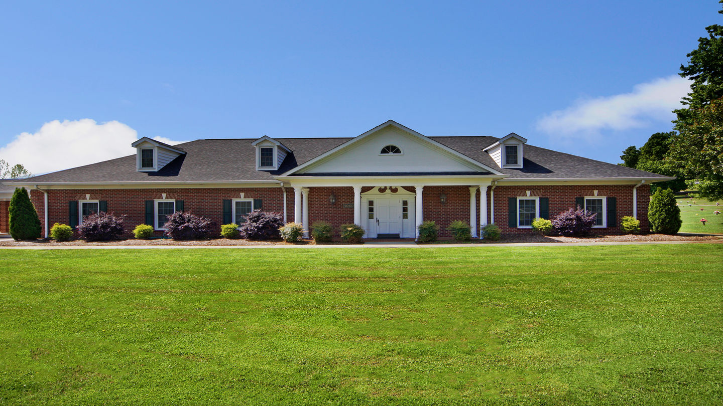 Front exterior building at Catawba Funeral Home