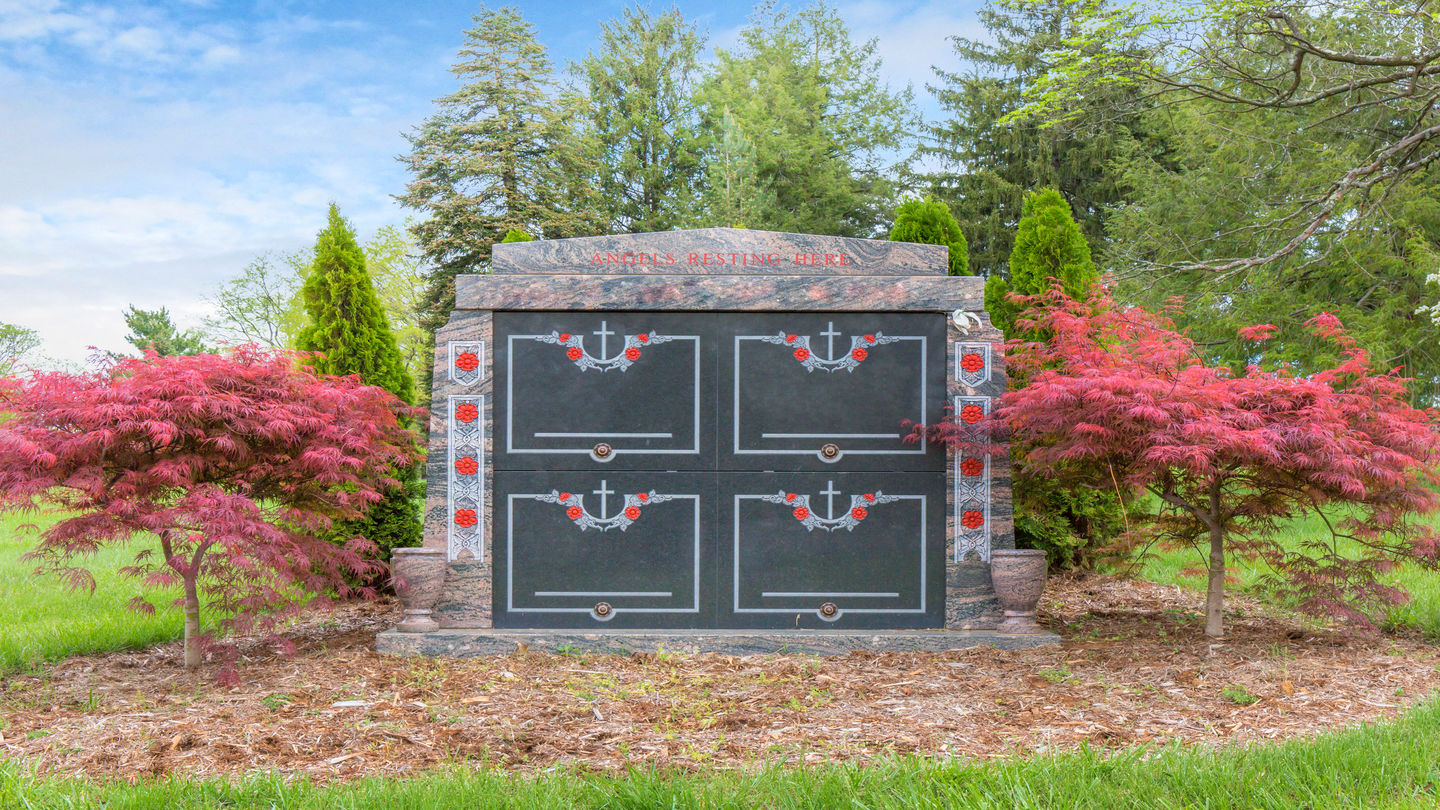 Estate area monument at Resthaven Memorial Park.