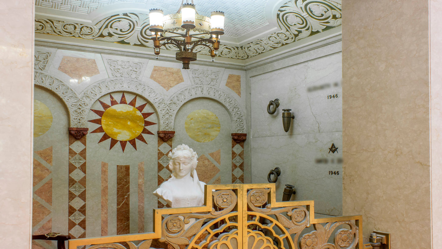 Woodlawn Funeral Home & Memorial Park