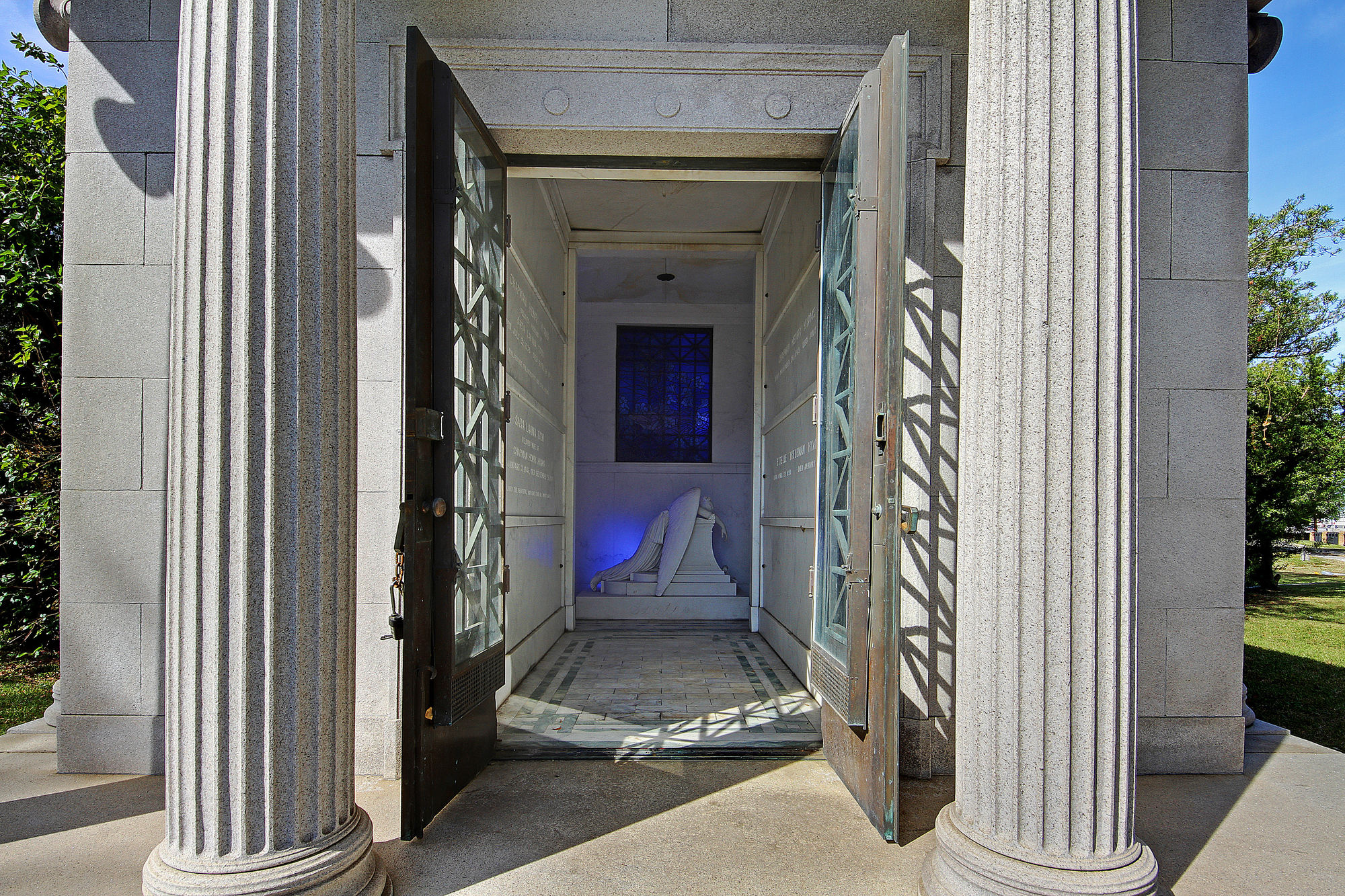 Weeping Angel/Angel of Grief at Chapman H. Hyams Tomb in Metairie Cemetery