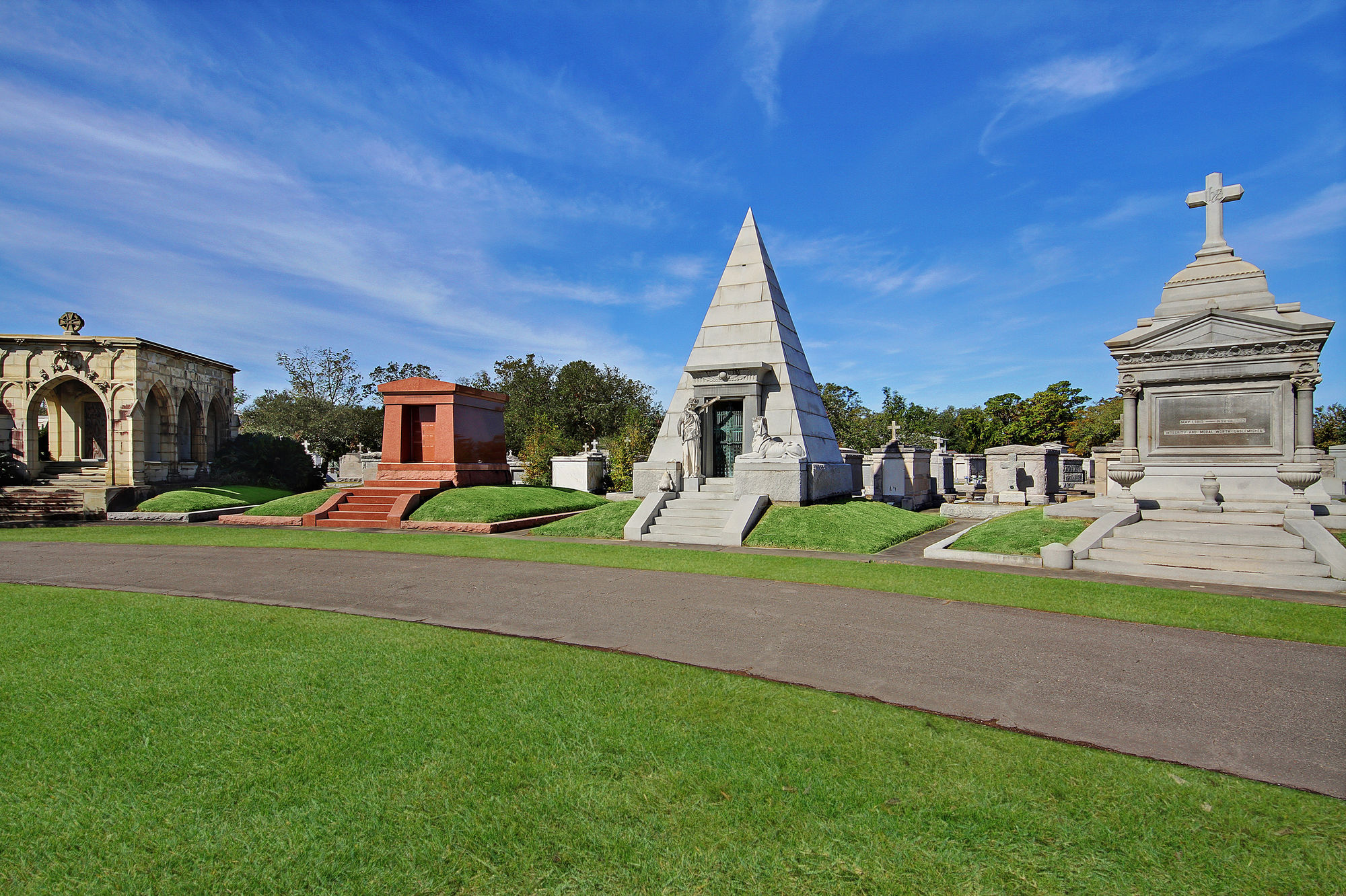 Private Estate area at Metairie Cemetery