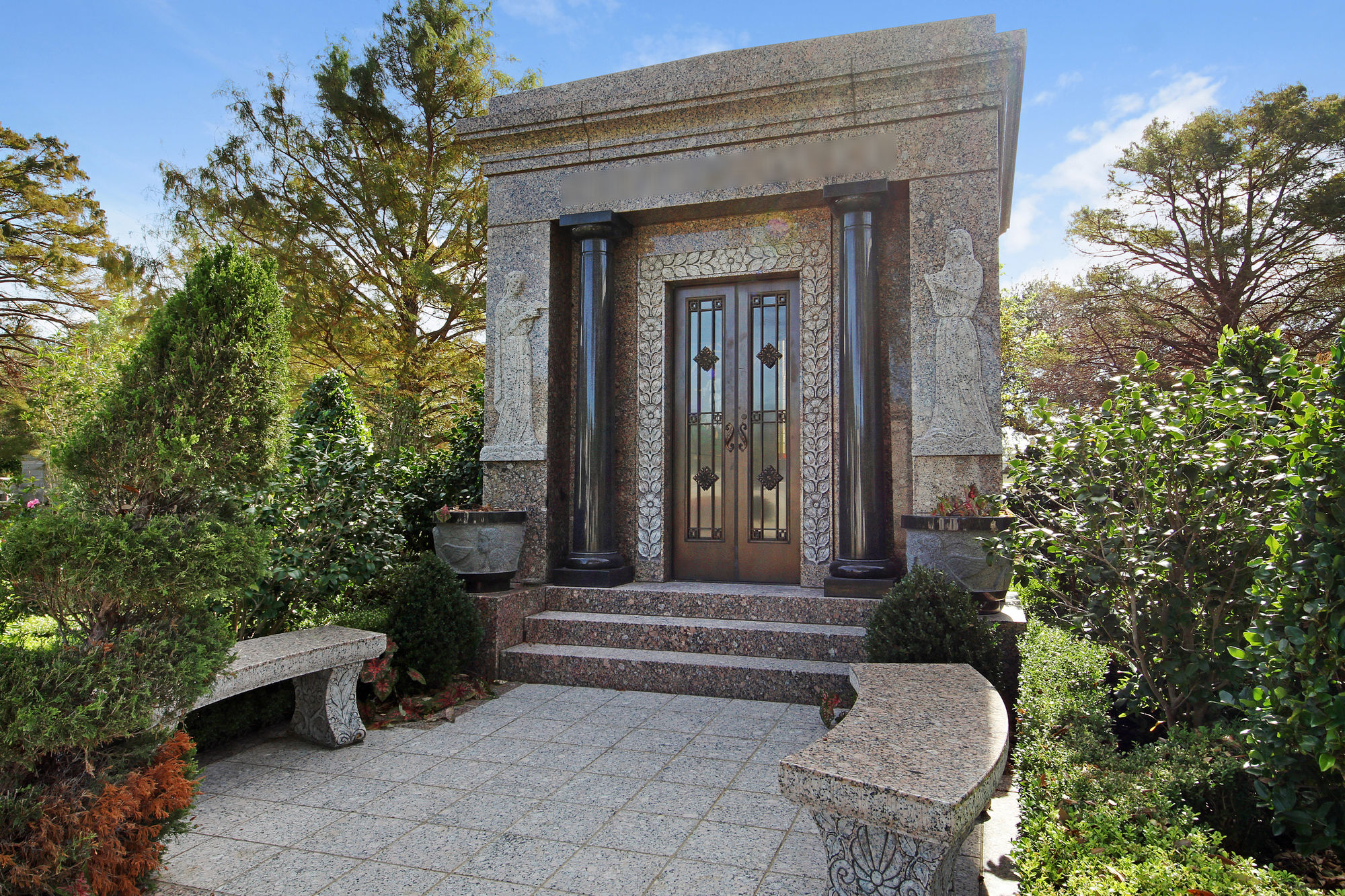 Private Estate area at Metairie Cemetery