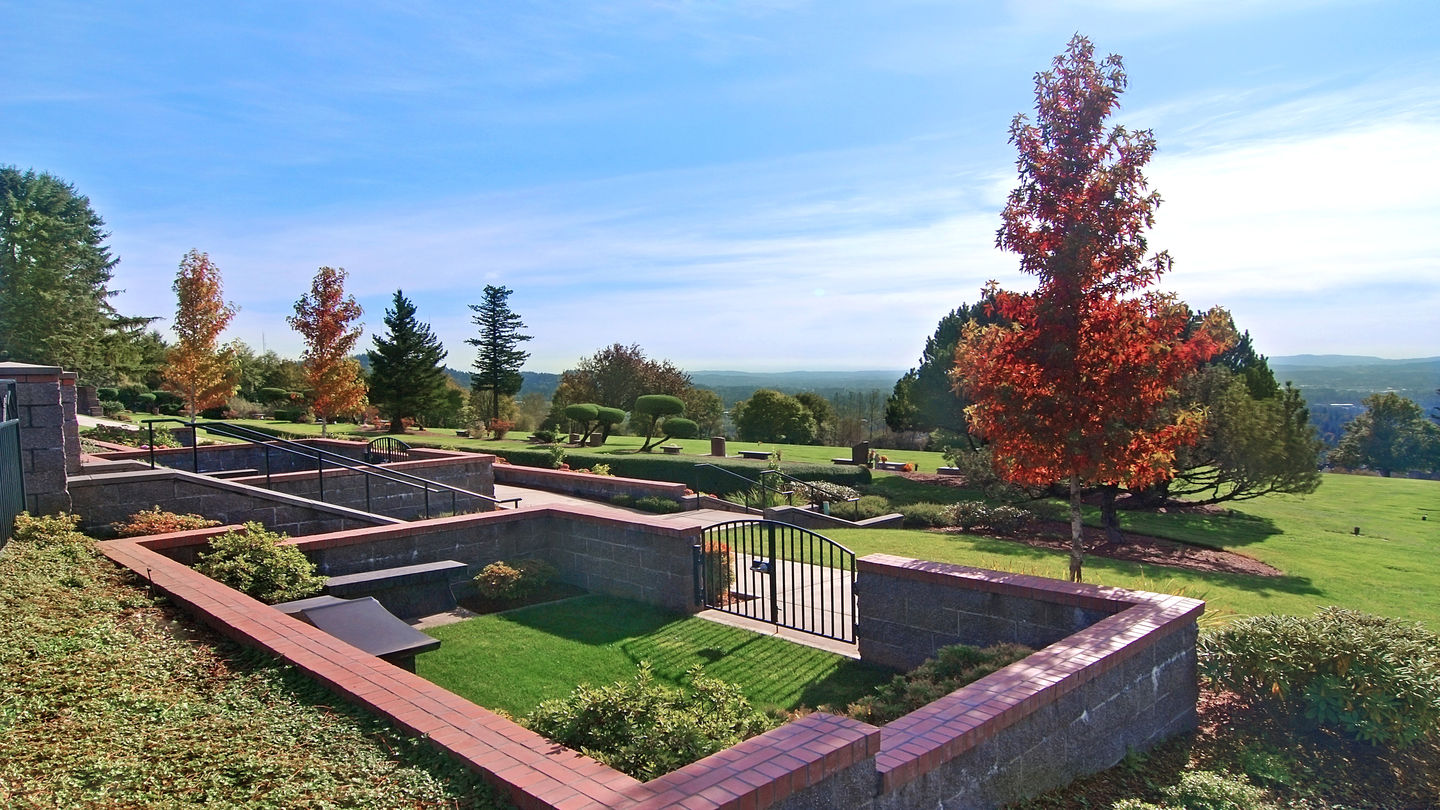 Private estates at Skyline Memorial Gardens Funeral Home