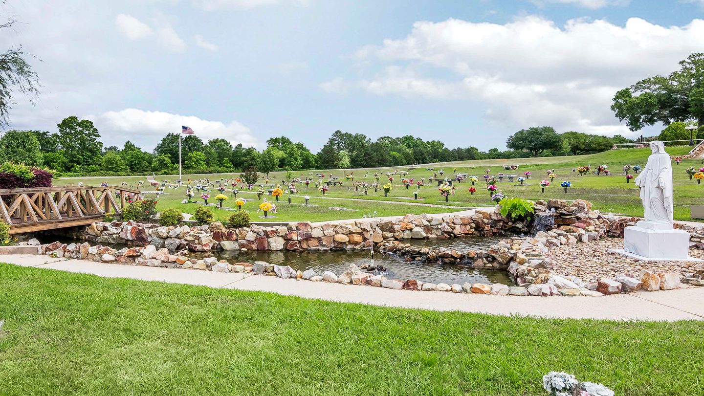 Hill Crest Memorial Funeral Home & Park