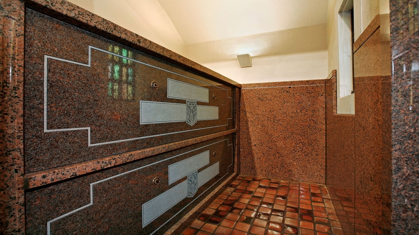 Chapel Hill Gardens West Funeral Home & Cemetery