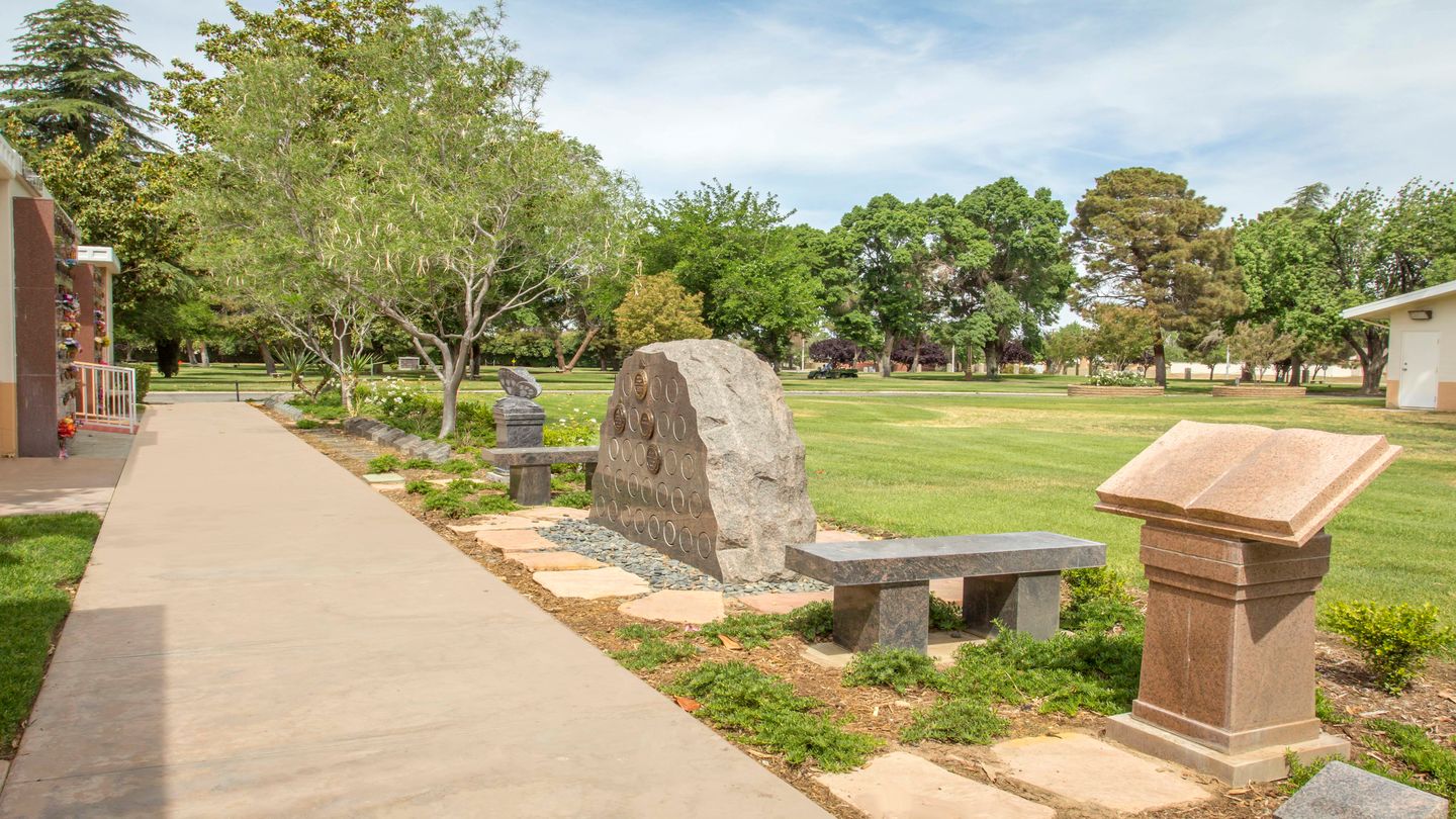 Joshua Mortuary &  Joshua Memorial Park