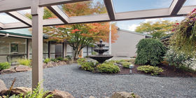 Water feature at Purdy & Walters at Floral Hills