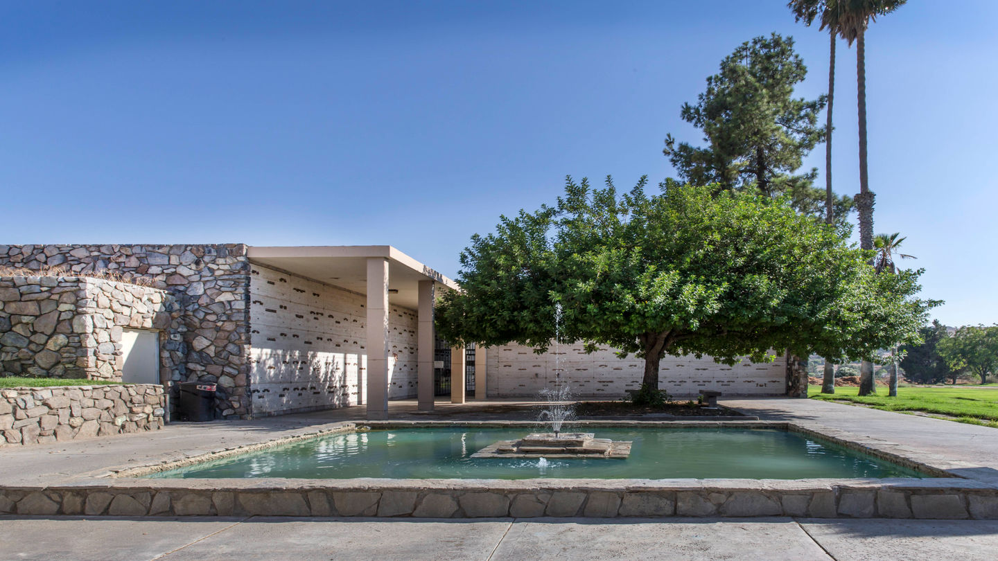 Green Acres Memorial Park & Mortuary