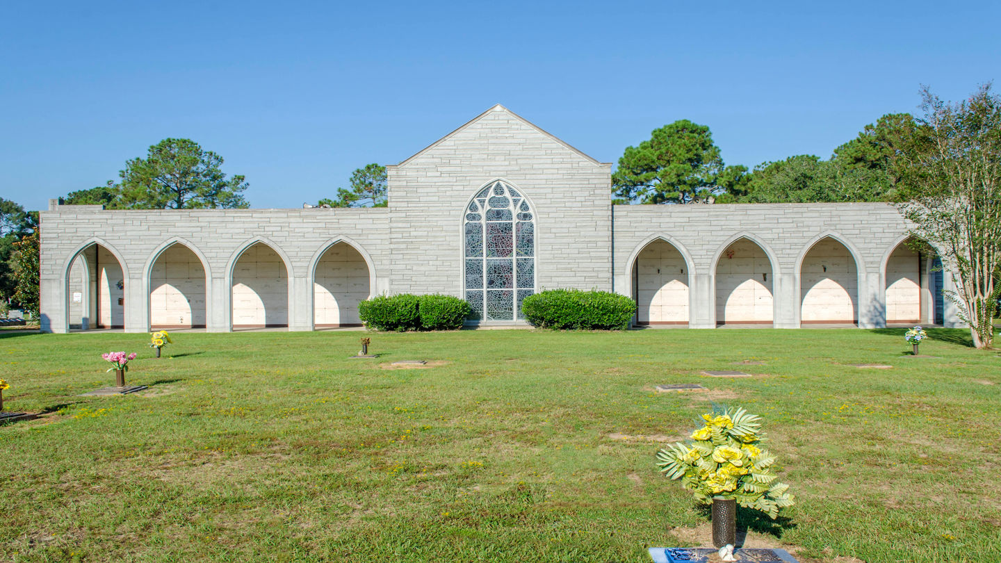 Mausoleum at Pine Crest Cemetery