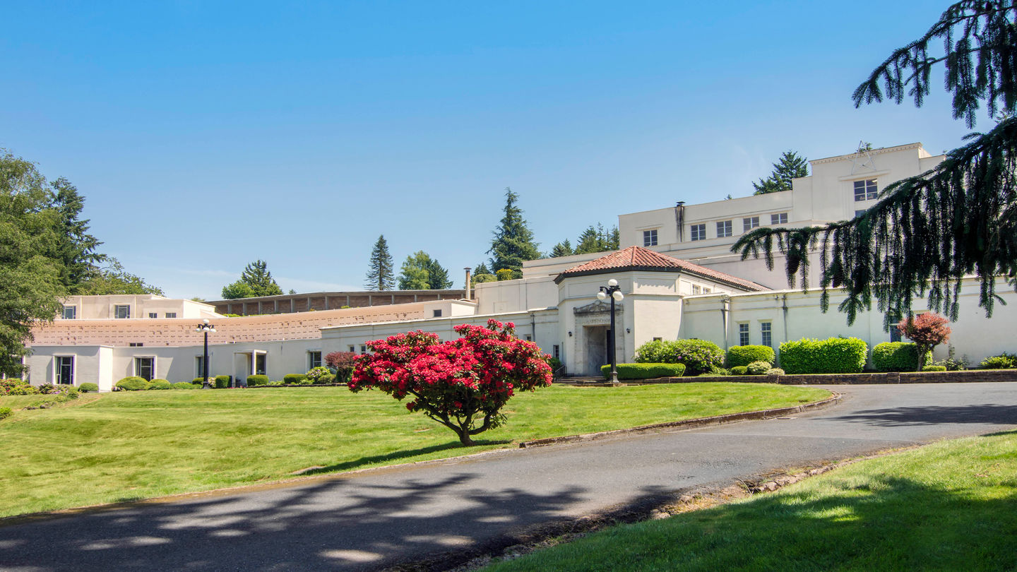 Mausoleum at Lincoln Memorial Park Cemetery
