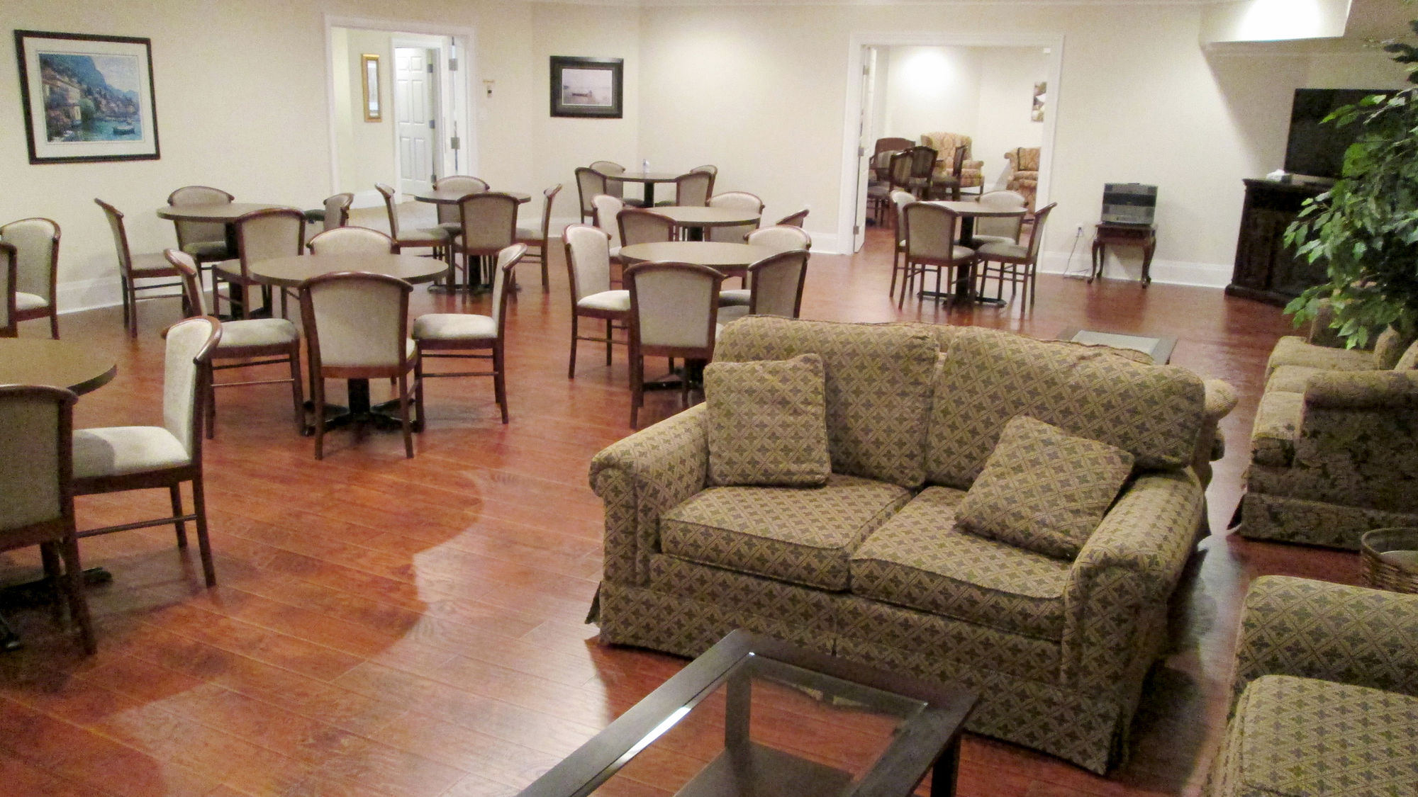 Reception room at Courtice Funeral Chapel