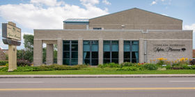 Extérieur avant du bâtiment du Complexe funéraire Sylvio Marceau 