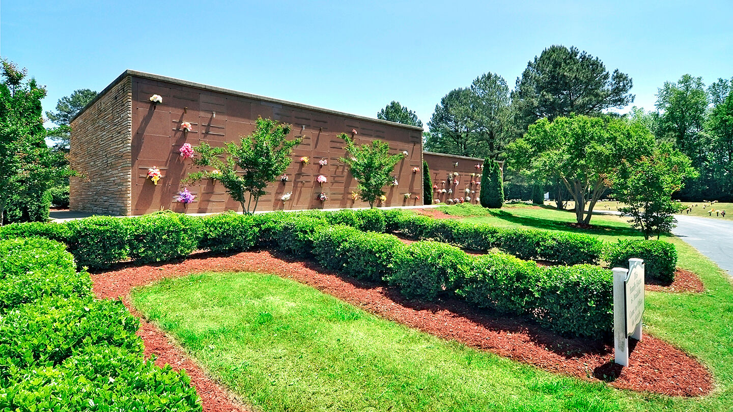 Meadowbrook Memorial Gardens Fasci Garden