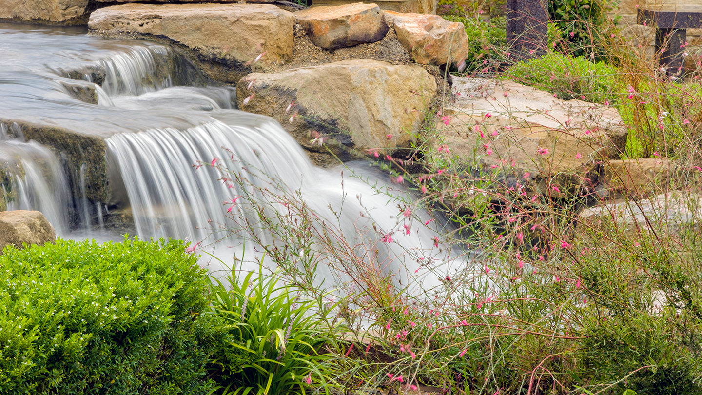 Water Feature at Reflection Lake Estates at Memorial Oaks
