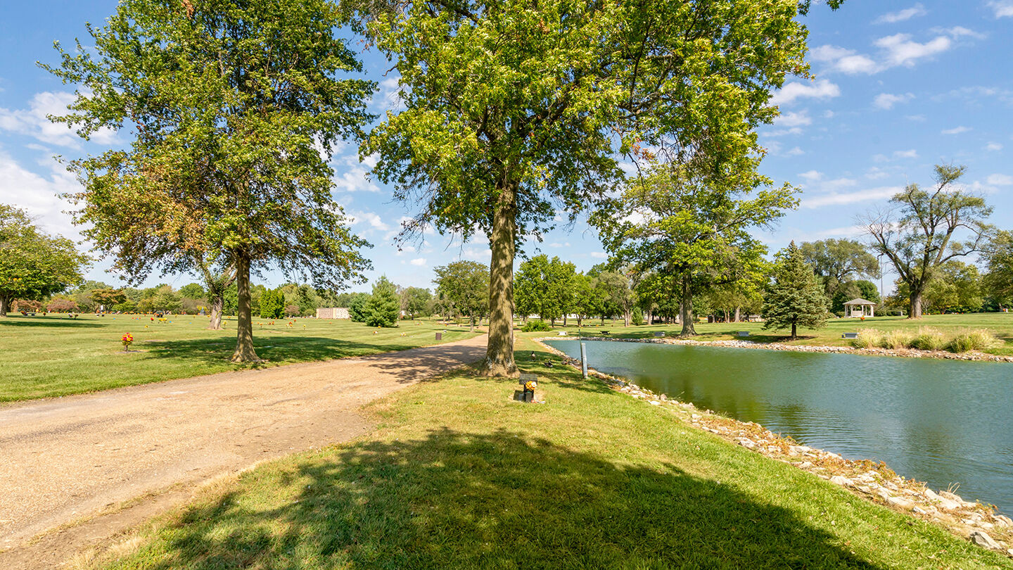 Valhalla-Gaerdner-Holten Funeral Home & Valhalla Gardens