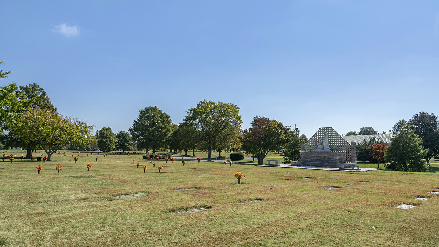 Grounds at Lake View Memorial Gardens
