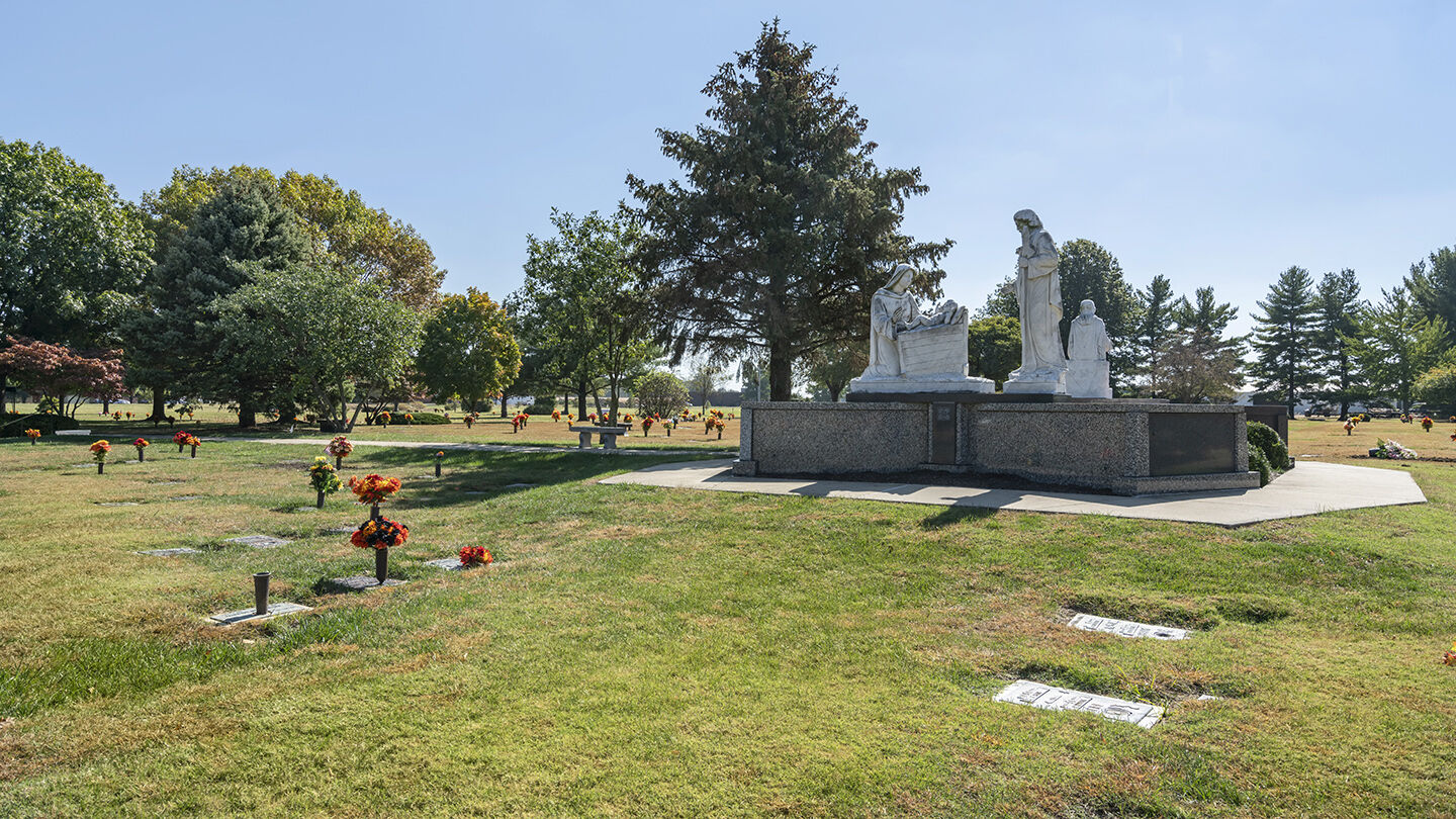 Grounds at Lake View Memorial Gardens