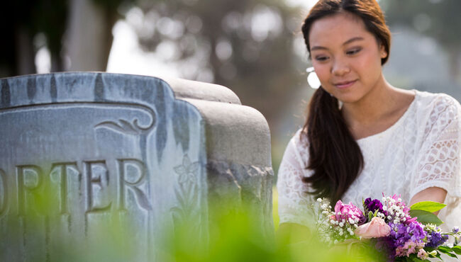 12 Insights into Grieving After the Death of Your Loved One
