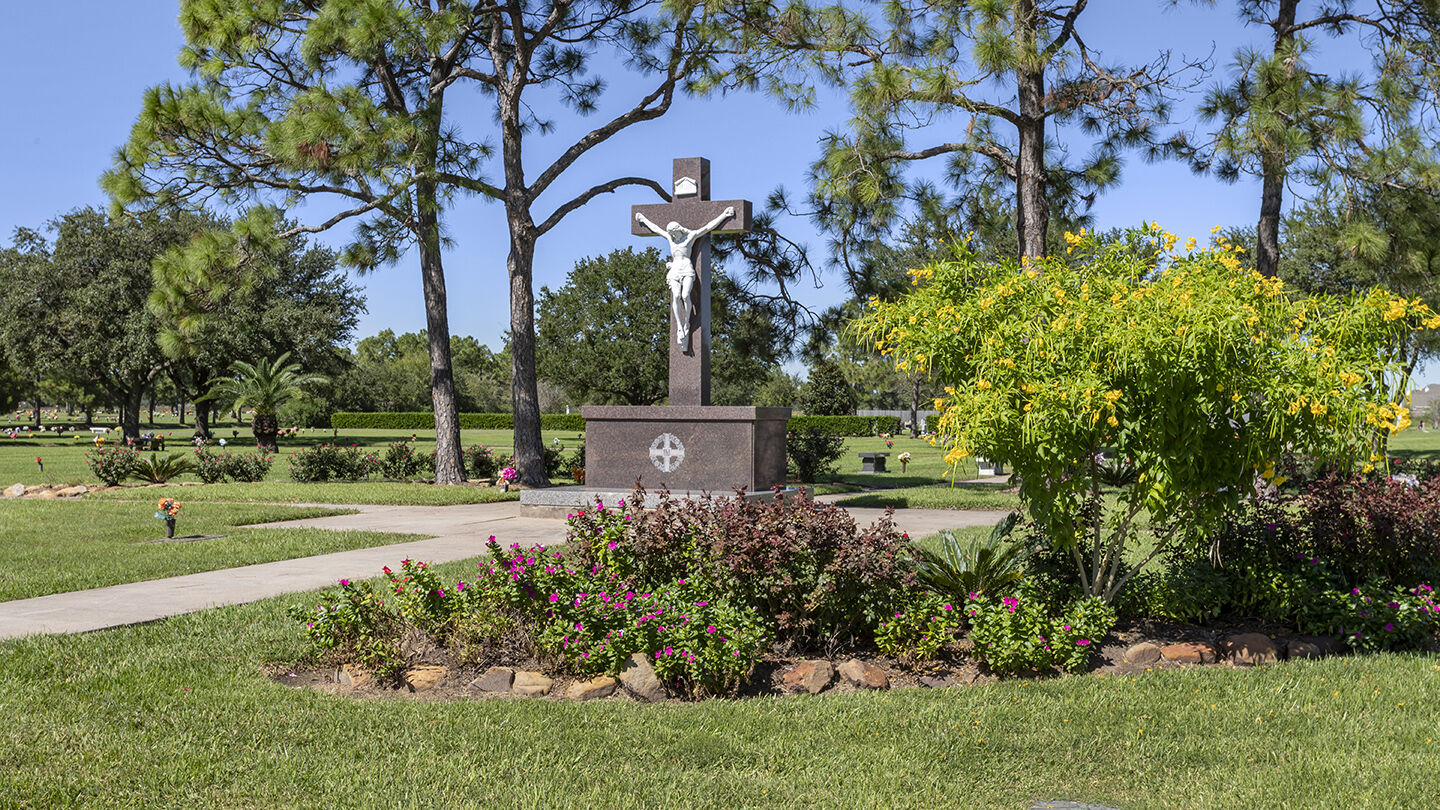 Statue at Grand View Funeral Home and Memorial Park/Bethany Cemetery