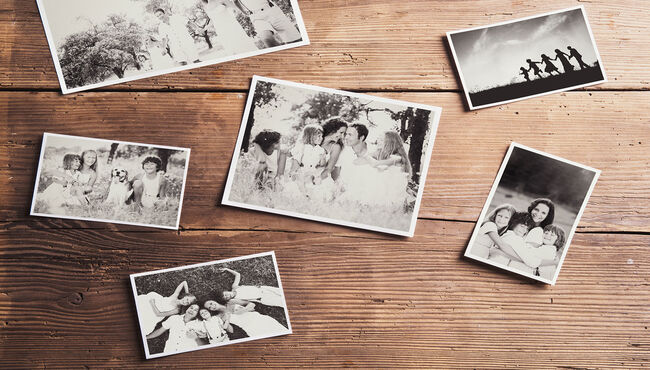 black-and-white-family-photos