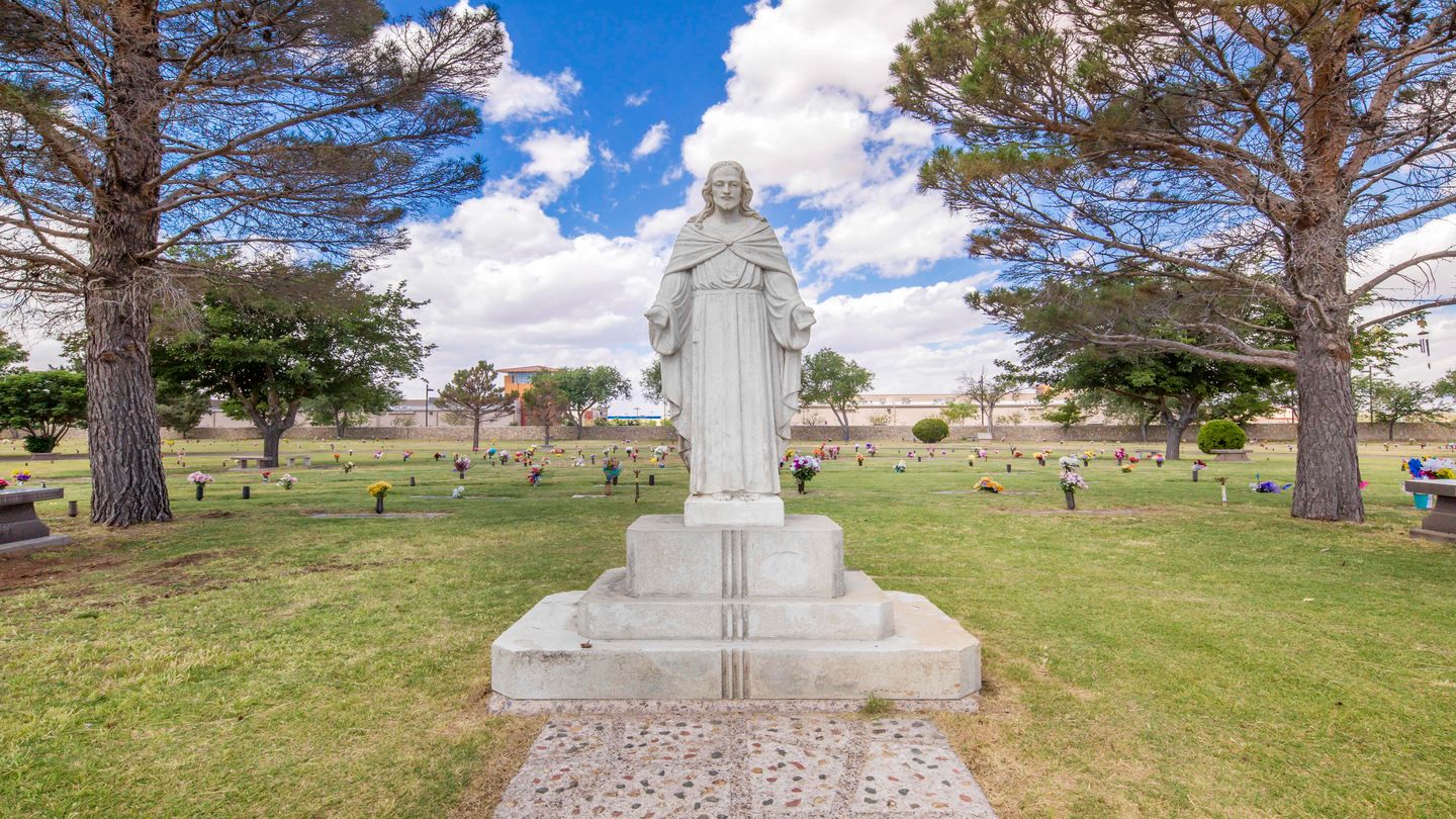 Cemetery grounds at Evergreen Cemetery East