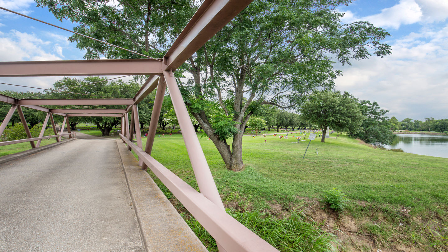 Grove Hill Funeral Home & Memorial Park