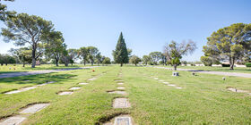 Jardines comunitarios en Funeraria del Angel South Lawn & South Lawn Cemetery