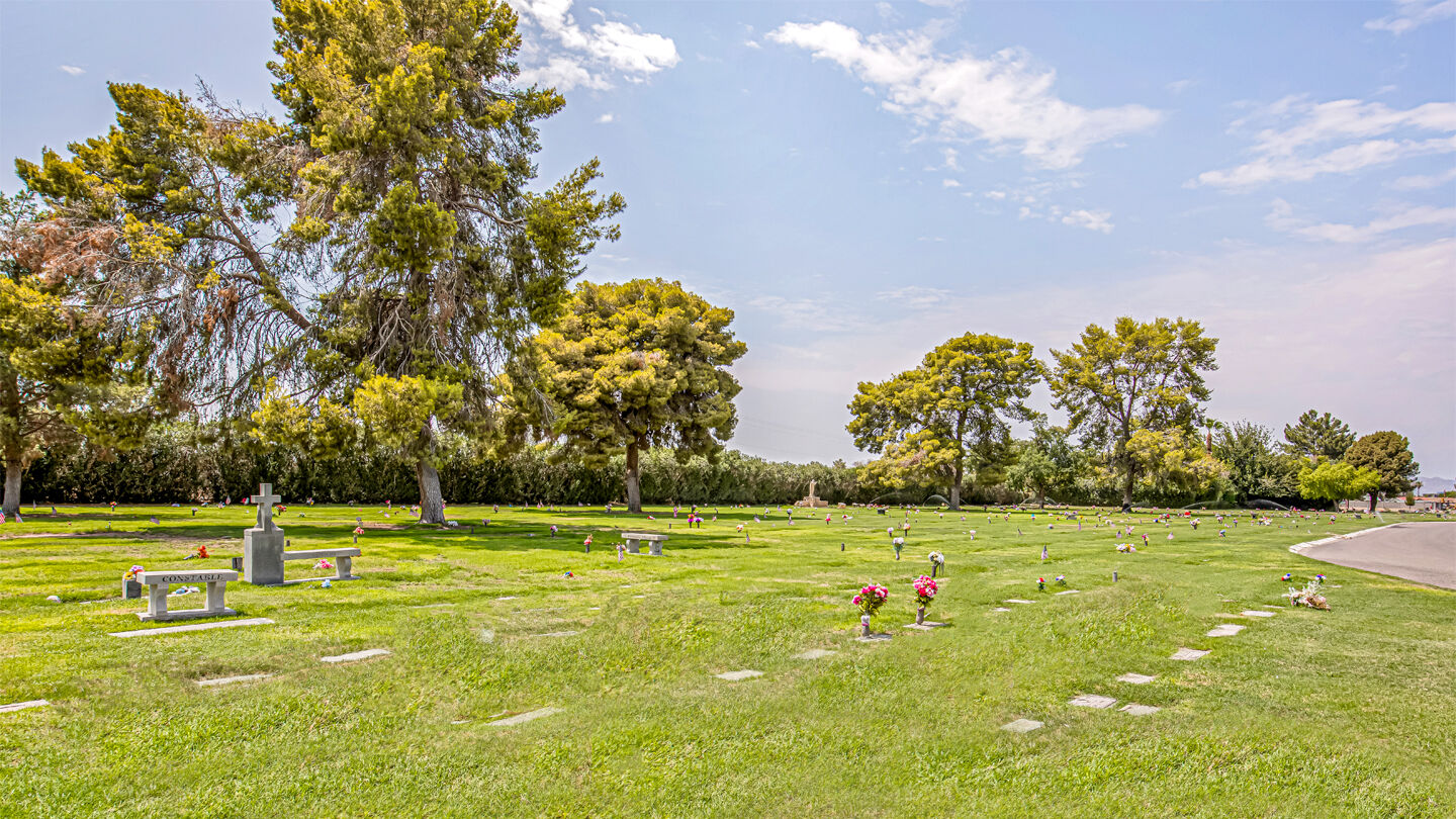 Cemetery grounds at Resthaven/Carr-Tenney Mortuary & Memorial Gardens