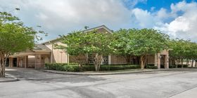 Front exterior at Earthman Bellaire Funeral Home