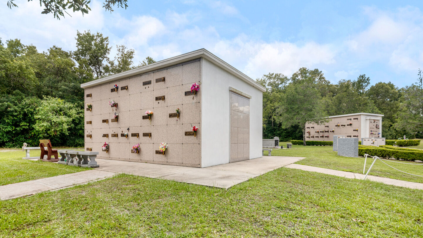 Mausoleum at Hardage - Giddens Holly Hill Funeral Home & Holly Hill Memorial Park