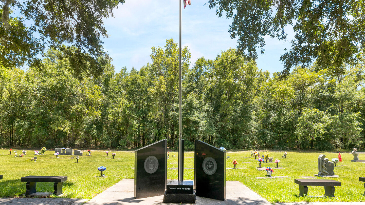 Veterans section at Hardage - Giddens Holly Hill Funeral Home & Holly Hill Memorial Park