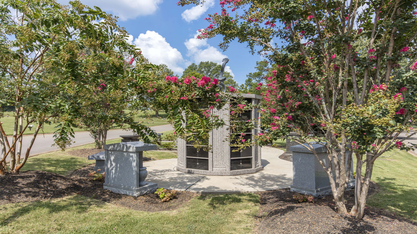 Woodlawn-Roesch-Patton Funeral Home & Woodlawn Memorial Park
