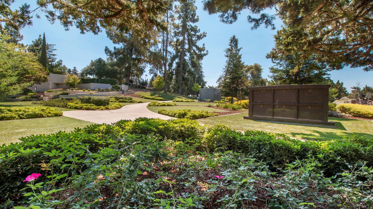 Lakewood Funeral Home & Memorial Park