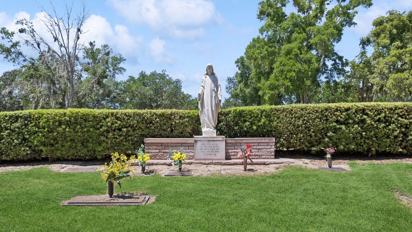 Cemetery grounds at Baldwin-Fairchild Oaklawn Chapel & Oaklawn Cemetery