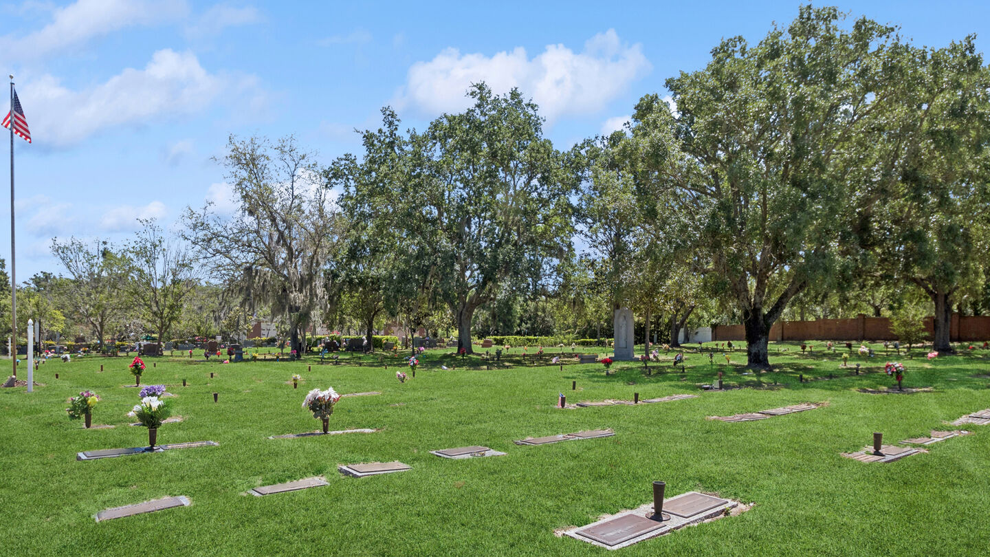 Cemetery grounds at Baldwin-Fairchild Oaklawn Chapel & Oaklawn Cemetery