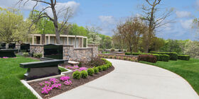 Private/semi-private estates at Parklawn Memorial Park and Menorah Gardens