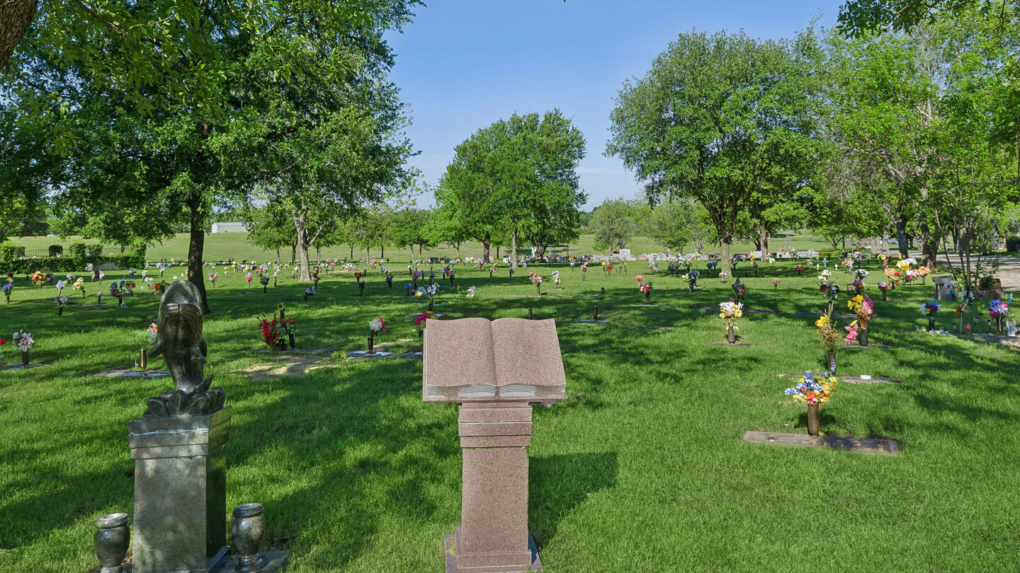 Roselawn Funeral Home & Memorial Gardens