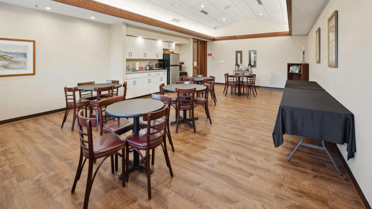 Cafe area at Chapel Hill Gardens South Funeral Home & Cemetery