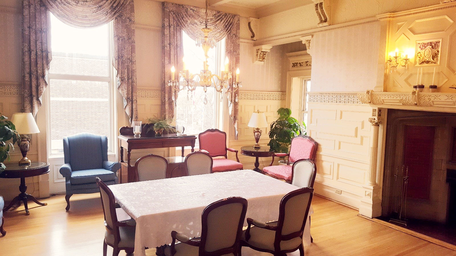 Family lounge at Rosar-Morrison Funeral Home & Chapel