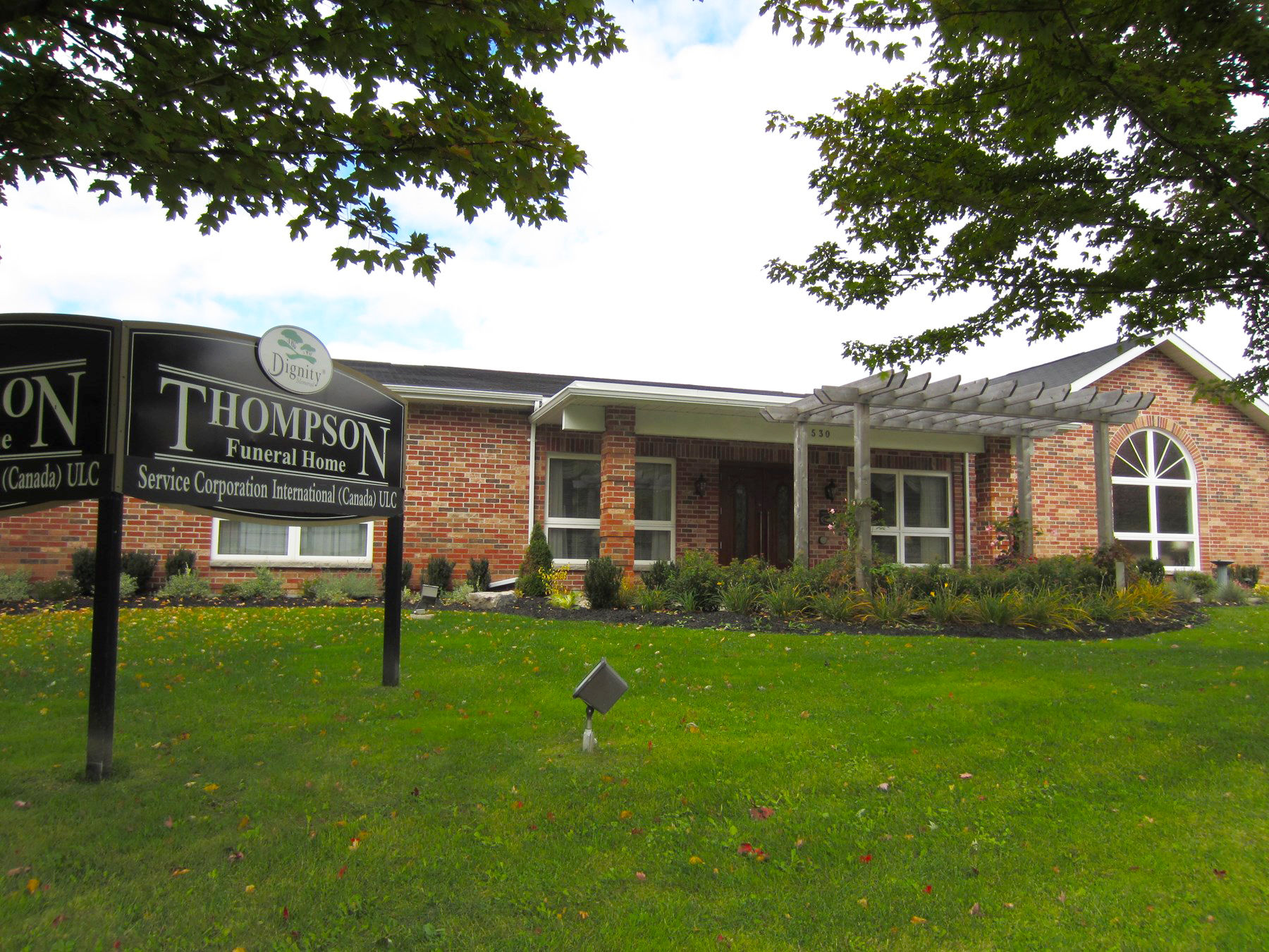 Front exterior building at Thompson Funeral Home
