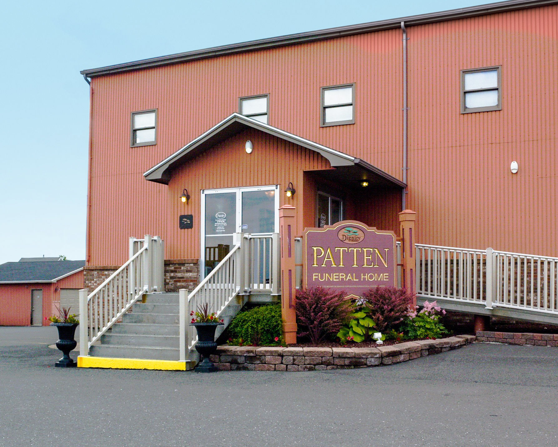 Front exterior building at Patten Funeral Home