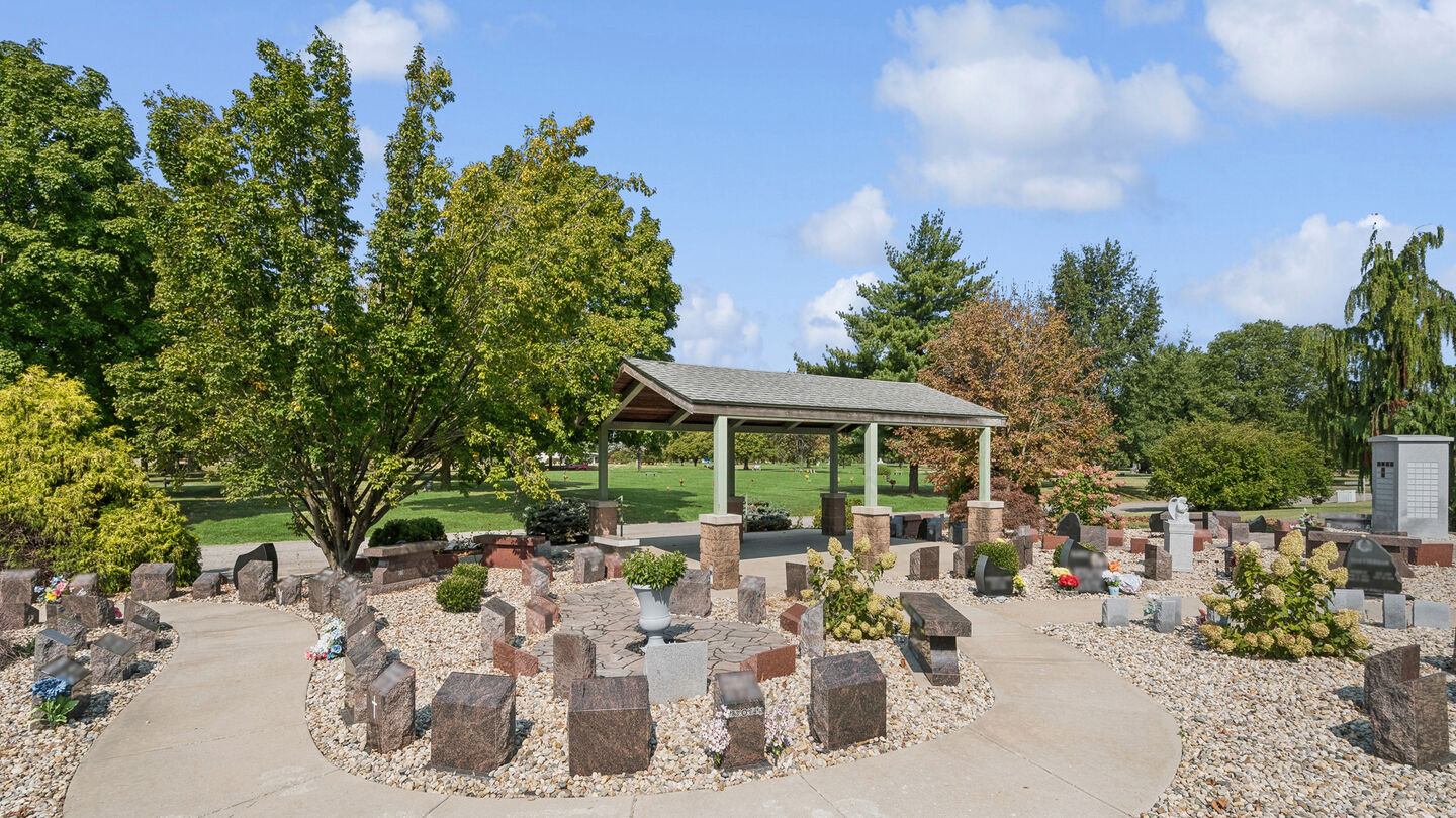 Lake View Funeral Home & Memorial Gardens