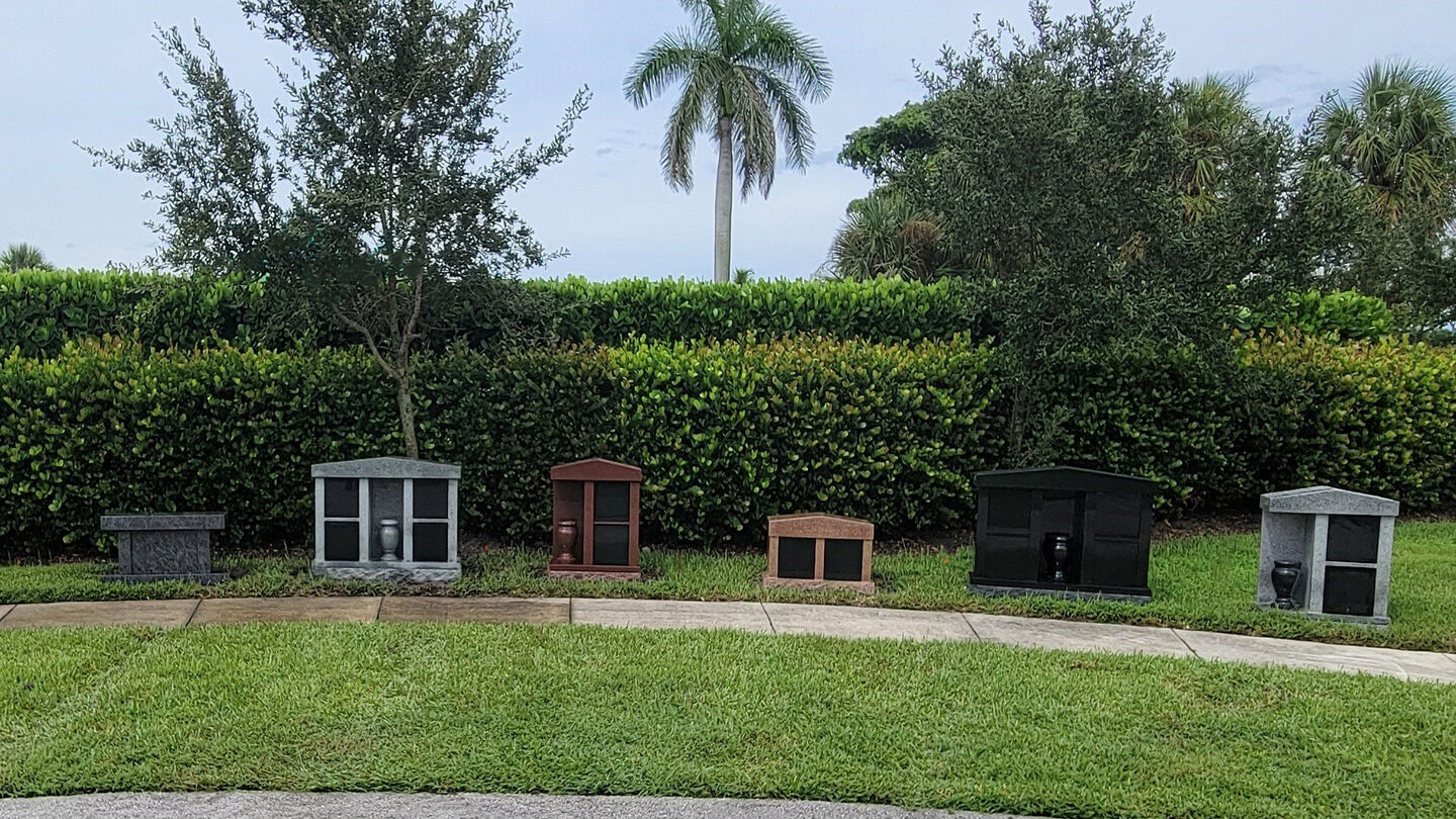 Private/semi-private estates at Caballero Rivero Fairway Memorial Gardens and Funeral Home