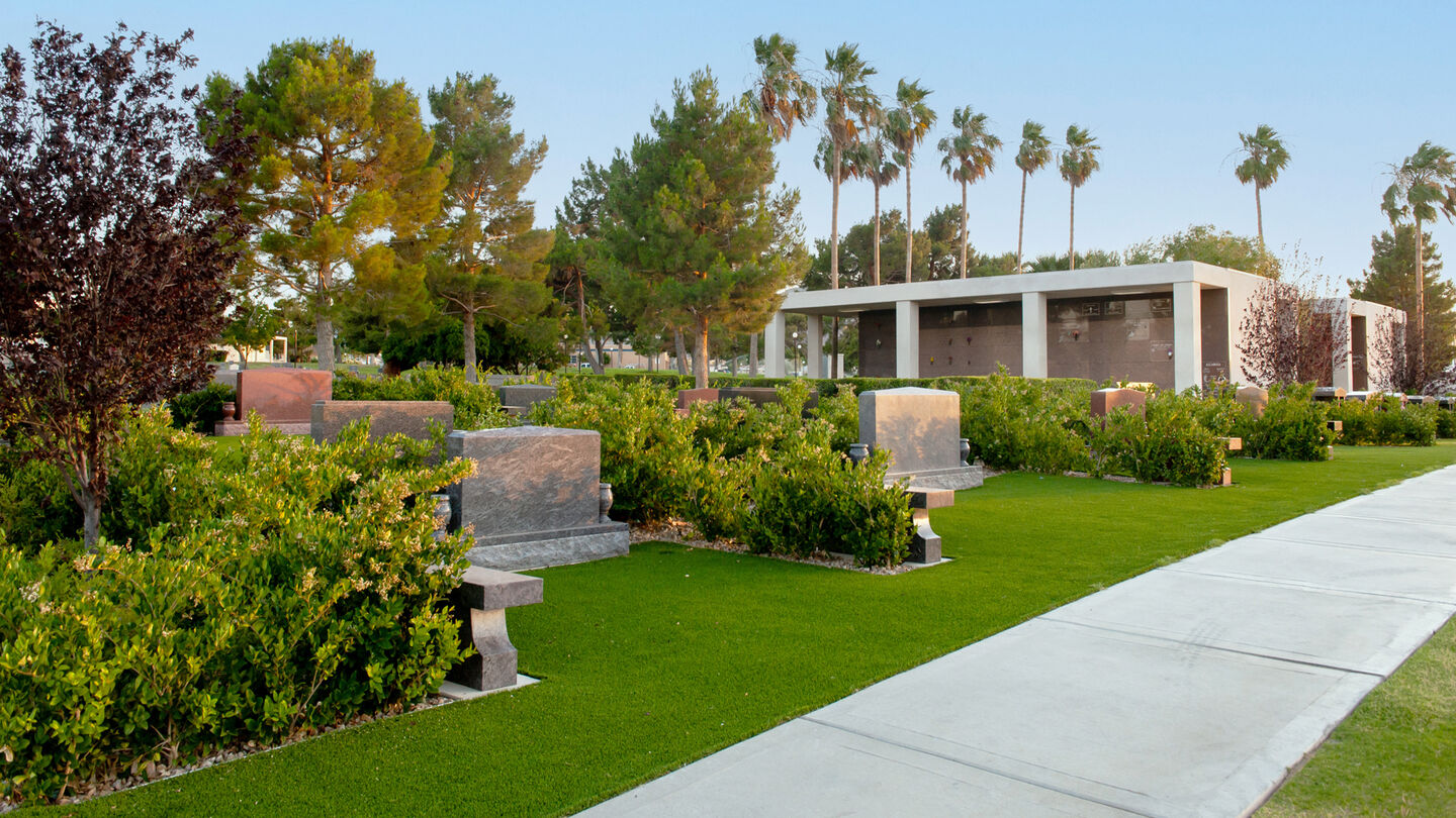 Private/semi-private estates at Palm Boulder Highway Mortuary & Cemetery