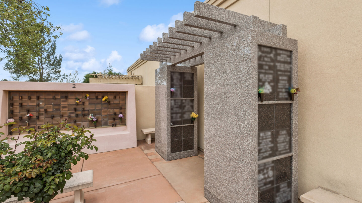 Mausoleo en Chapel of the Roses & Chapel of the Roses Cemetery