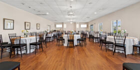 Lugar de celebración de la vida para servicios, reuniones y recepciones en Hardage-Giddens, Riverside Memorial Park & Funeral Home