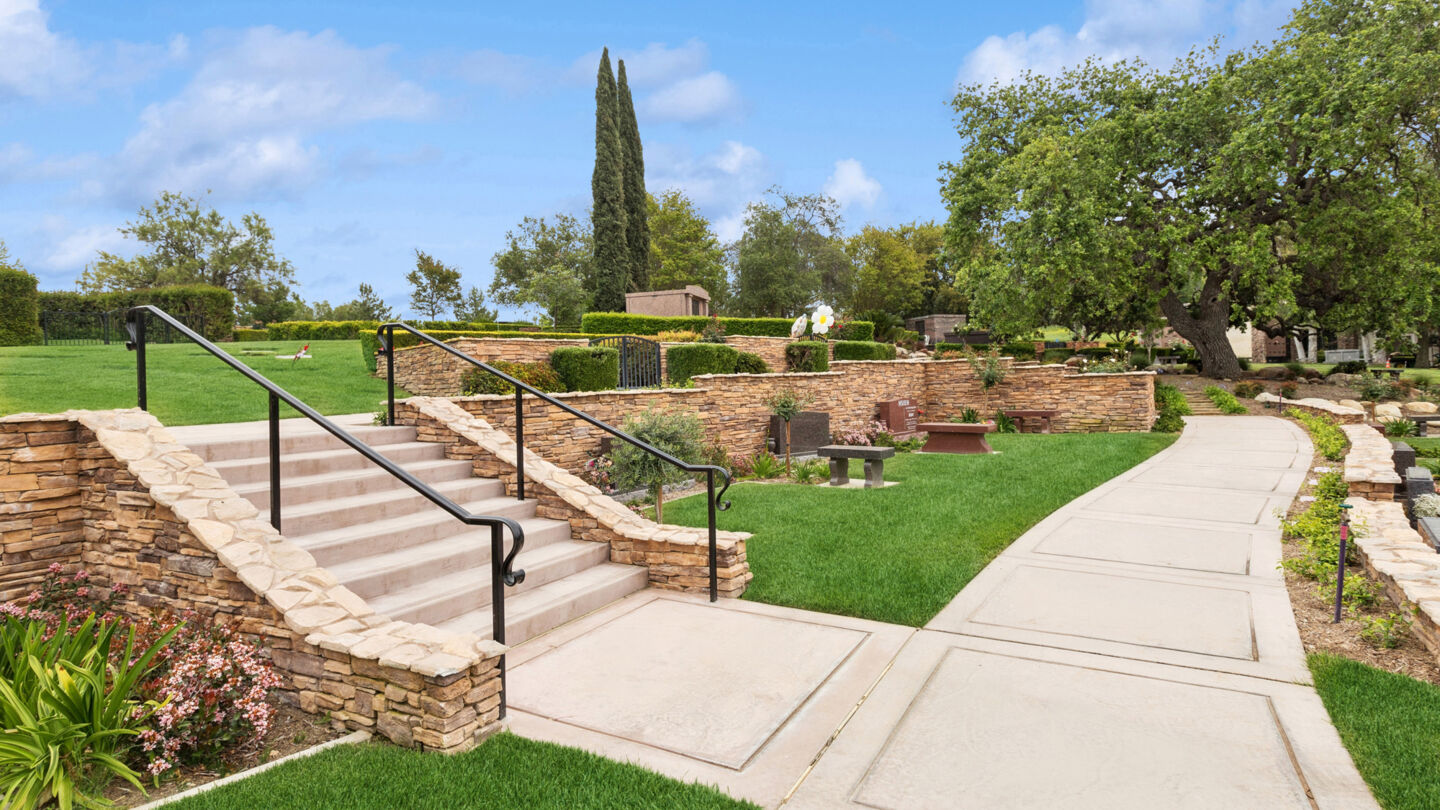 Private/semi-private estates at Pierce Brothers Valley Oaks-Griffin Memorial Park, Mortuary & Crematory